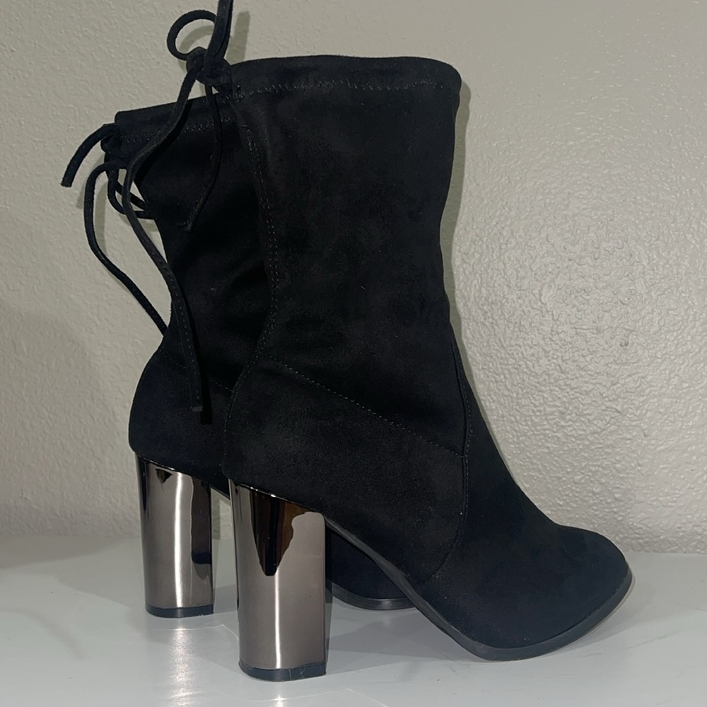 “Catherine Malandrino” ✨ Women Black Suede Mirror Heel Ankle Boots- Size 6